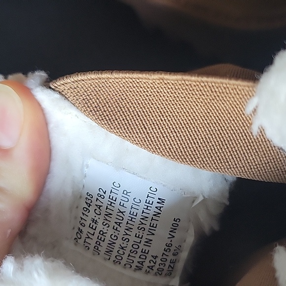J. Crew Factory Tan Winter Boots with Shearling Lining - Picture 4 of 7